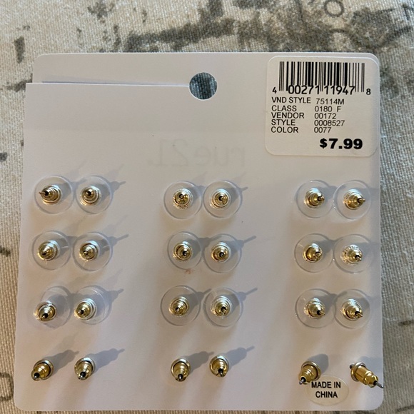 Assorted stud earrings - Picture 2 of 2